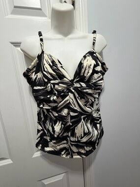 Miraclesuit White and black tankini top size 16